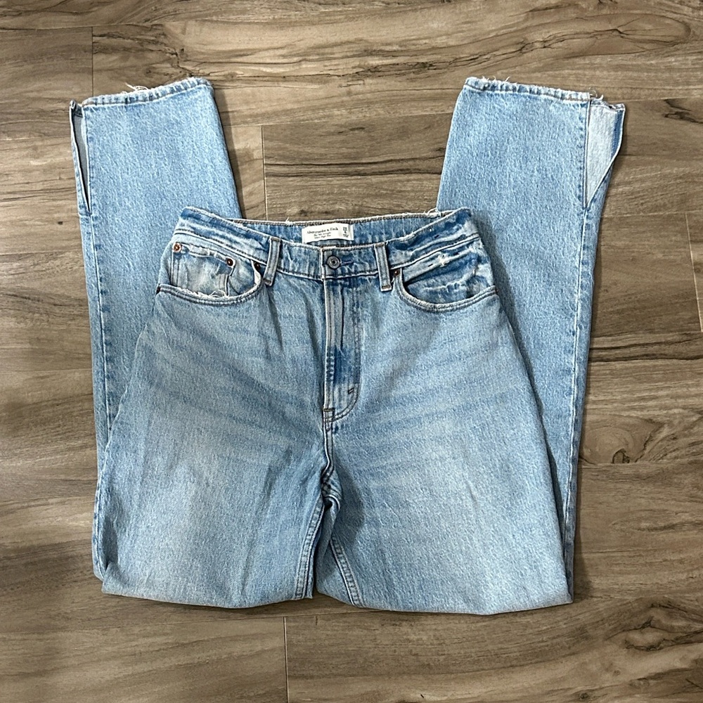 Abercrombie & Fitch Curve Love 90s Straight - Split Bent Hem 28 L